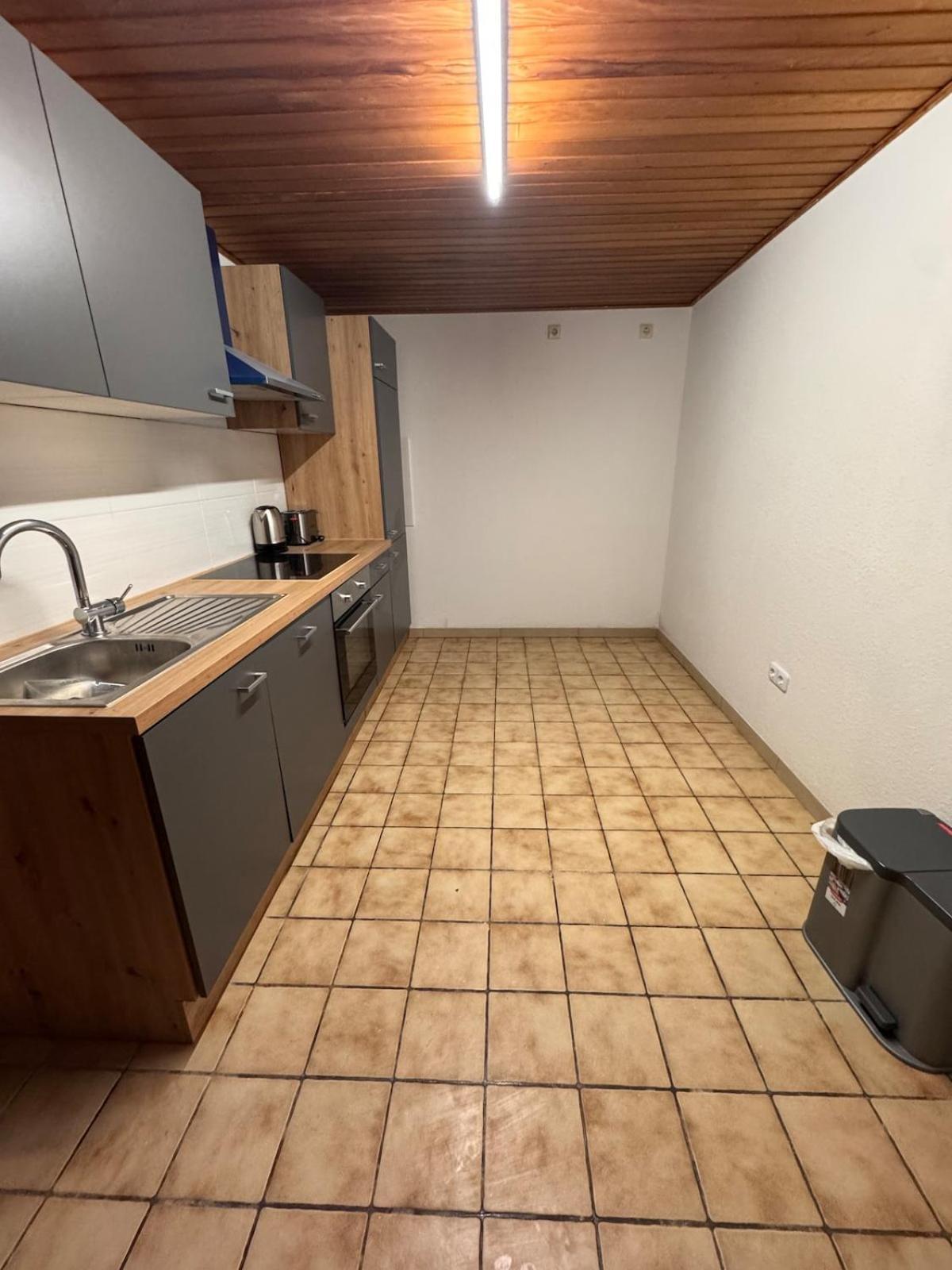 In Porz Am Rhein Mit Kompletter Kueche Apartment Köln