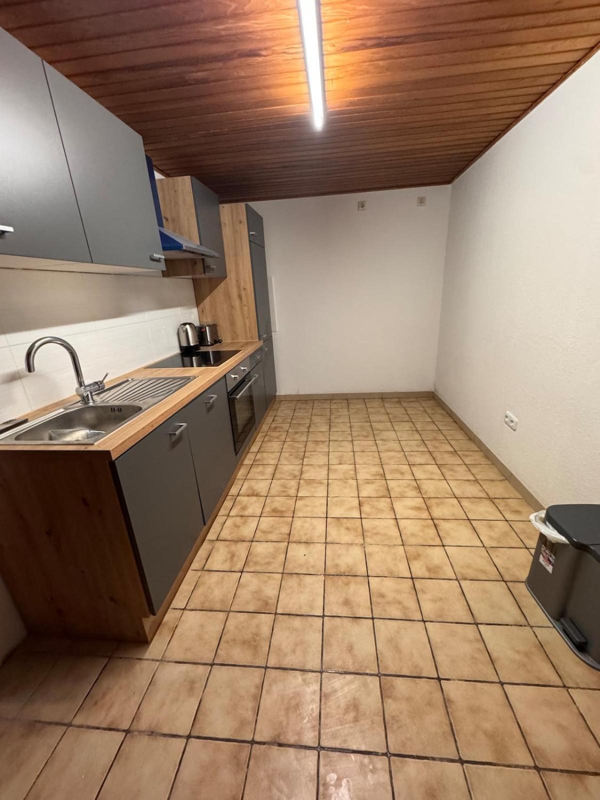 In Porz Am Rhein Mit Kompletter Kueche Apartment